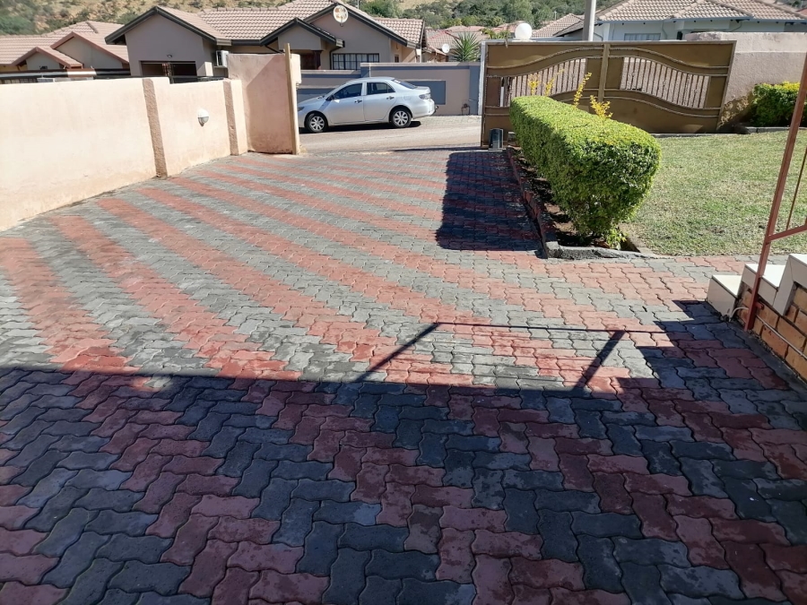 3 Bedroom Property for Sale in Tlhabane West North West